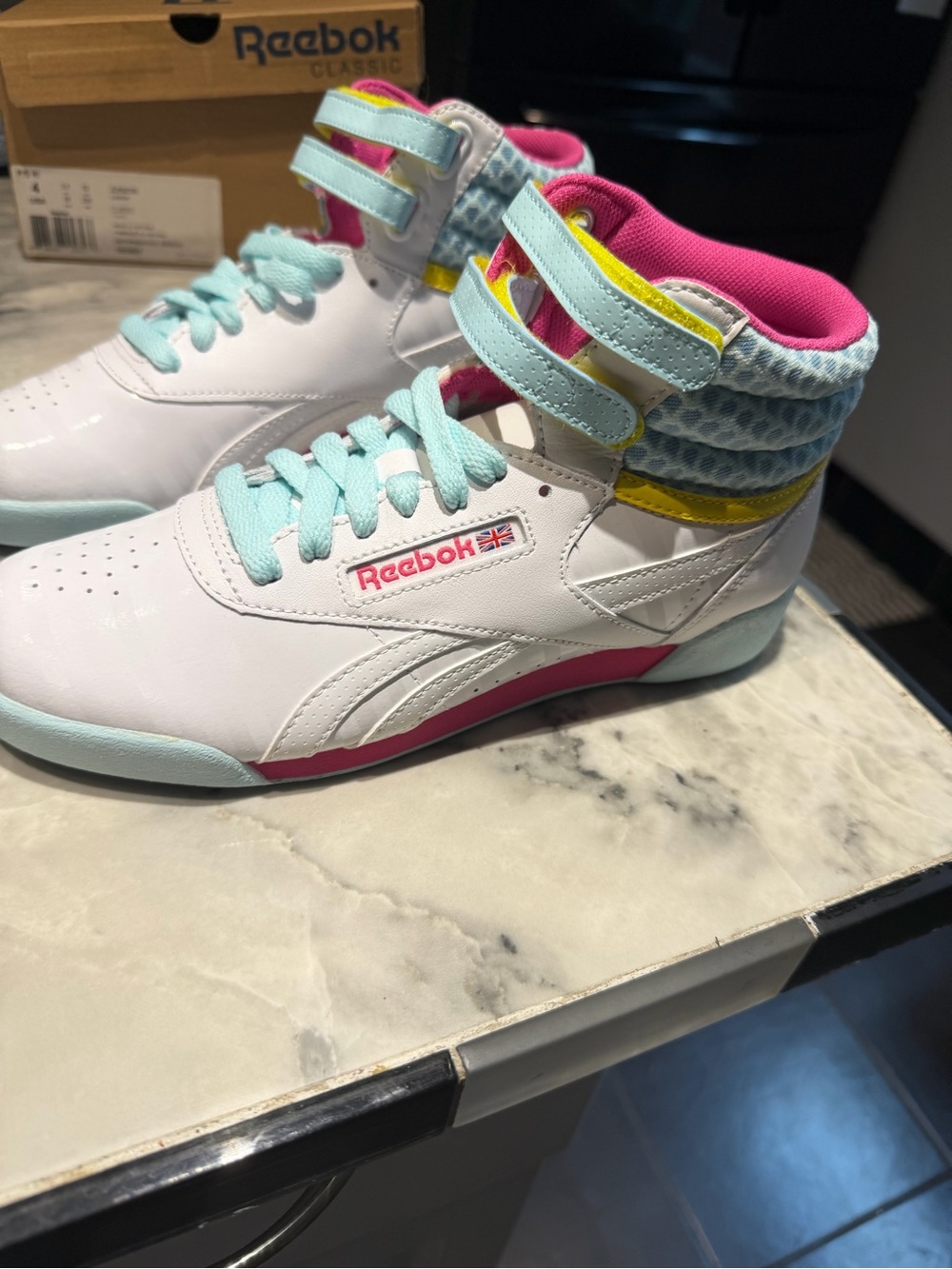 Reebok classic girls 5&4.5 no box size 4 box high tops - Picture 4 of 6